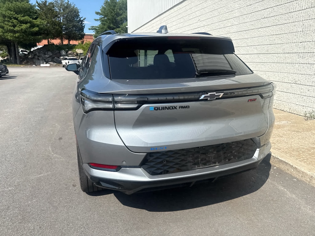 Used 2025 Chevrolet Equinox EV RS AWD w/ Convenience Package II & Panoramic Sunroof SUV