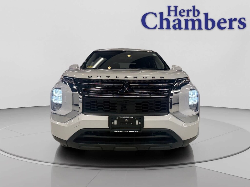 Used 2024 Mitsubishi Outlander ES SUV