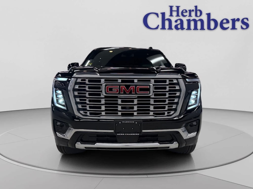Used 2025 GMC Yukon XL Denali 4WD w/ 22" Midnight Silver Premium Wheels SUV