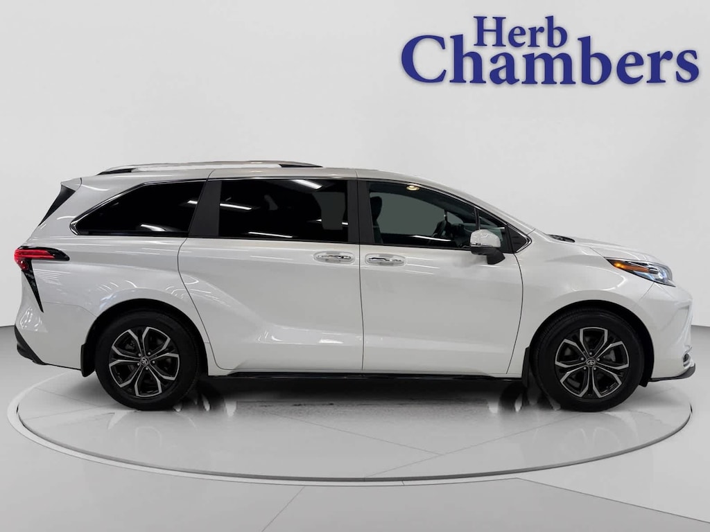 Used 2025 Toyota Sienna Platinum AWD w/ Rear Seat Entertainment System Van