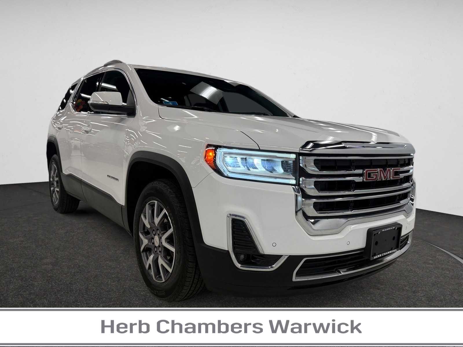 2023 GMC Acadia SLT's photo