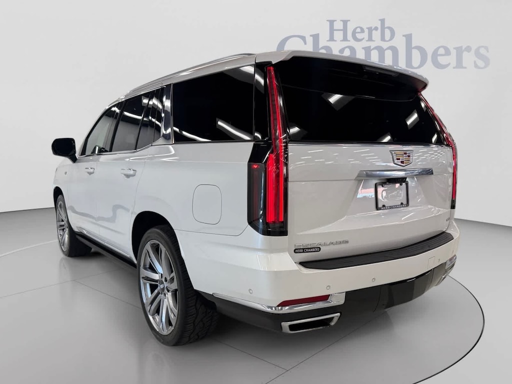 Used 2025 CADILLAC Escalade Platinum 4WD w/ 24" 10-Spoke Polished Wheels SUV