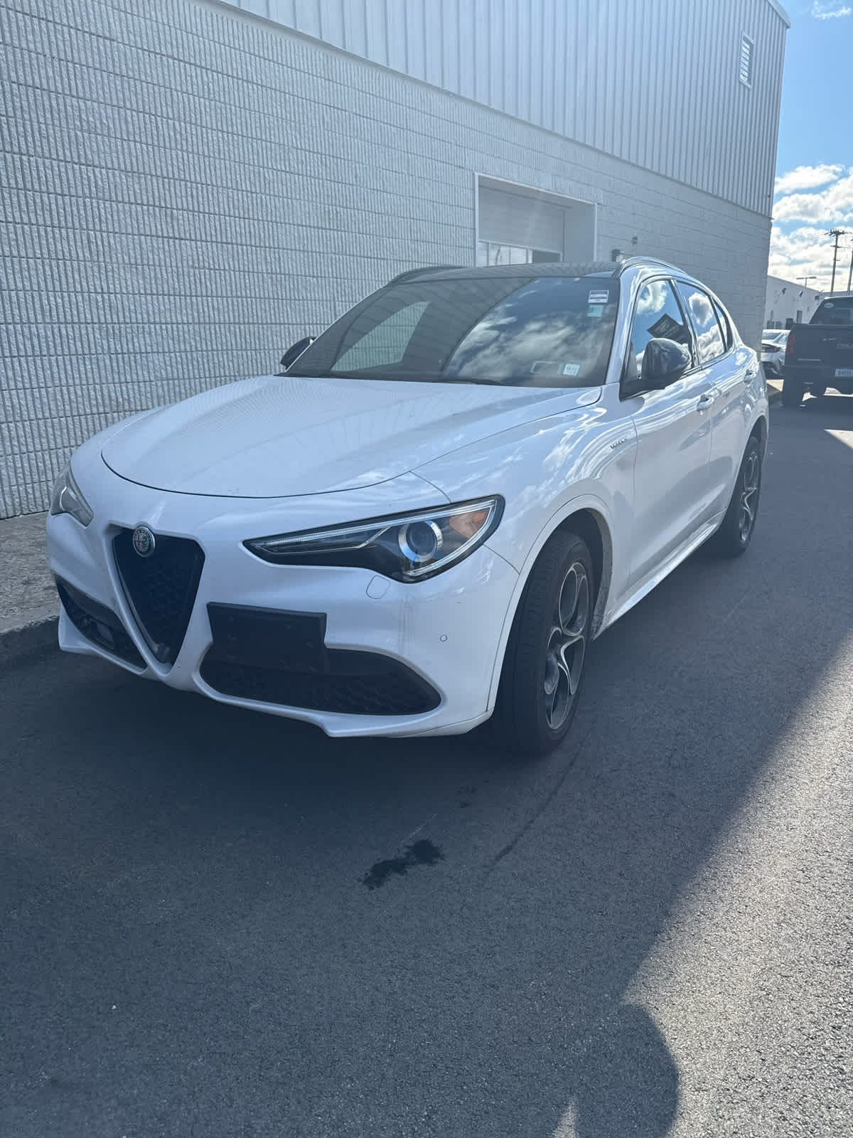2022 Alfa Romeo Stelvio Ti Sport photo 3