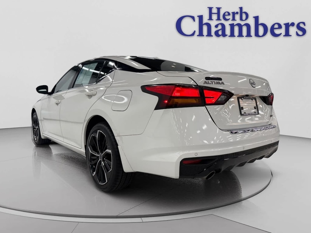 Used 2023 Nissan Altima 2.5 SR AWD w/ Premium Package Sedan 4 Dr.