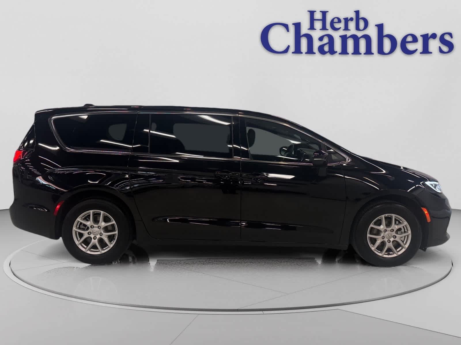 View vehicle photo 2