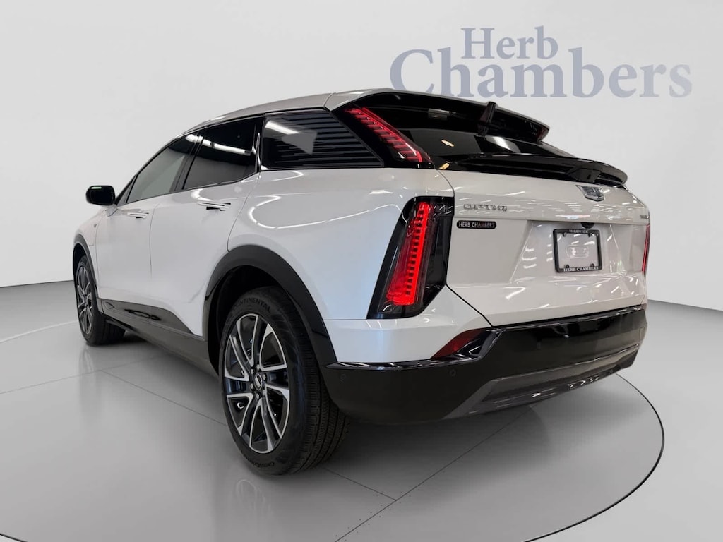 Used 2025 CADILLAC OPTIQ Sport 2 AWD SUV