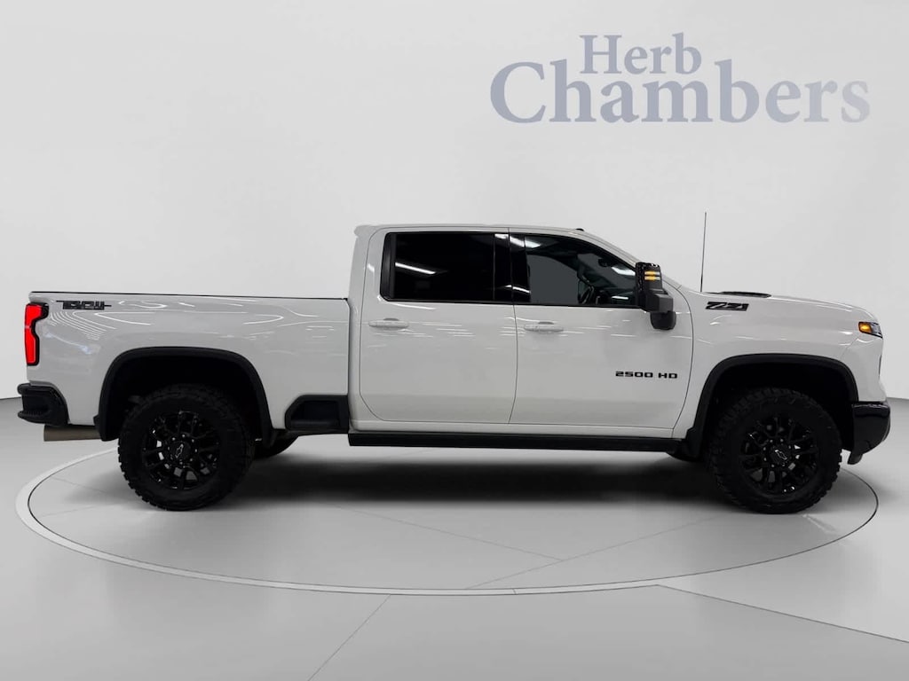 Used 2025 Chevrolet Silverado 2500 HD LTZ Crew Cab 4WD w/ LTZ Convenience Package & Power Retractable Assist Steps Crew Cab