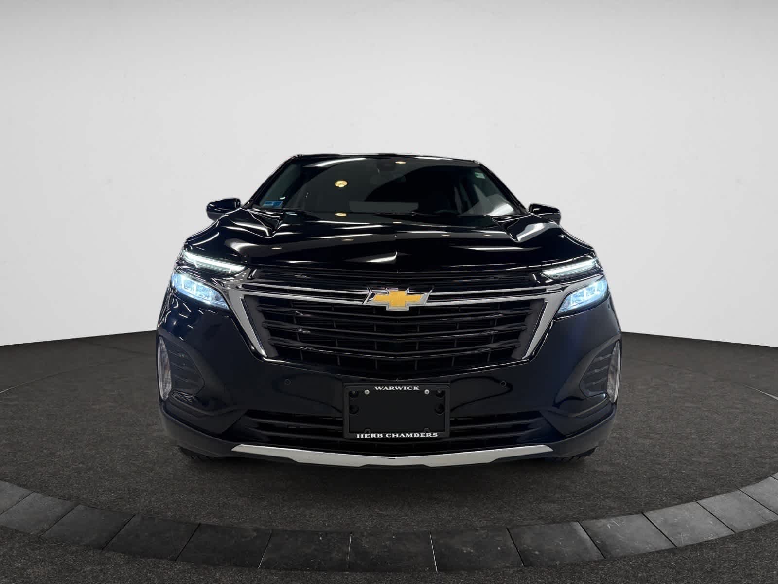 2024 Chevrolet Equinox LT photo 2