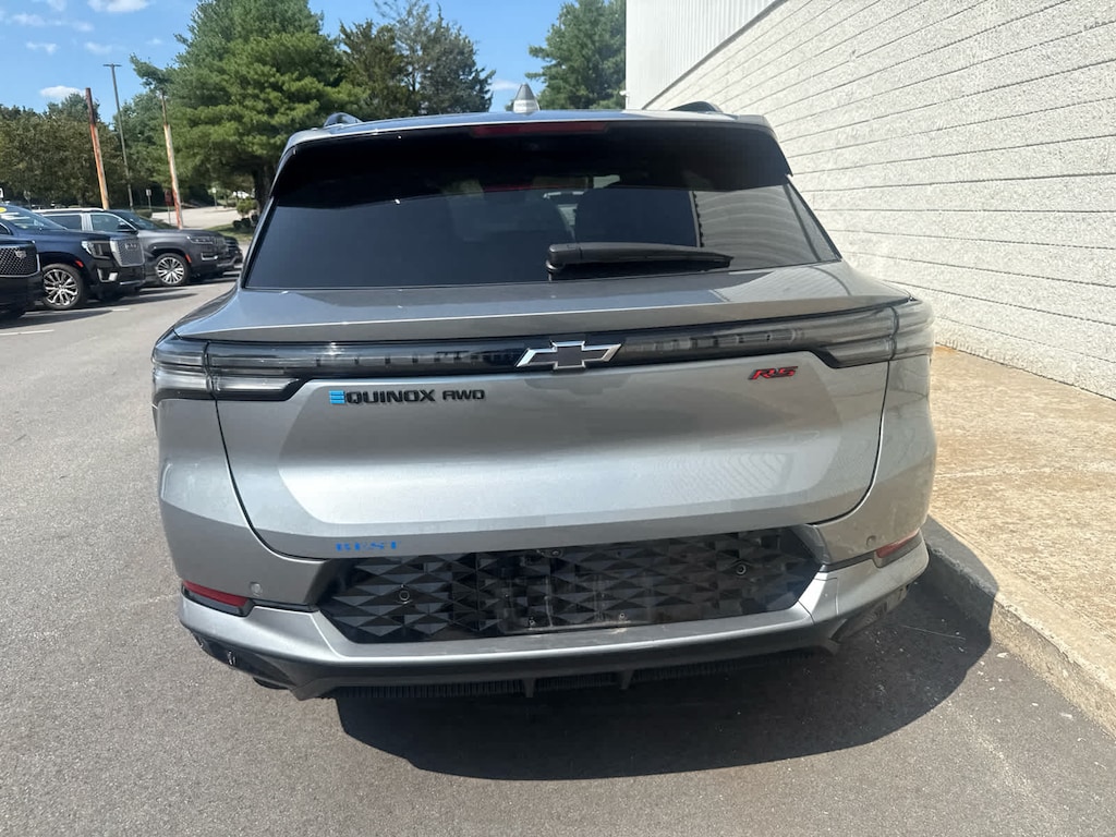 Used 2025 Chevrolet Equinox EV RS AWD w/ Convenience Package II & Panoramic Sunroof SUV