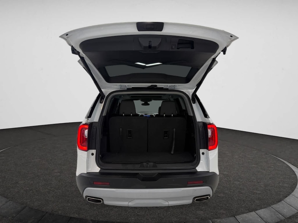 Used 2023 GMC Acadia SLT SUV