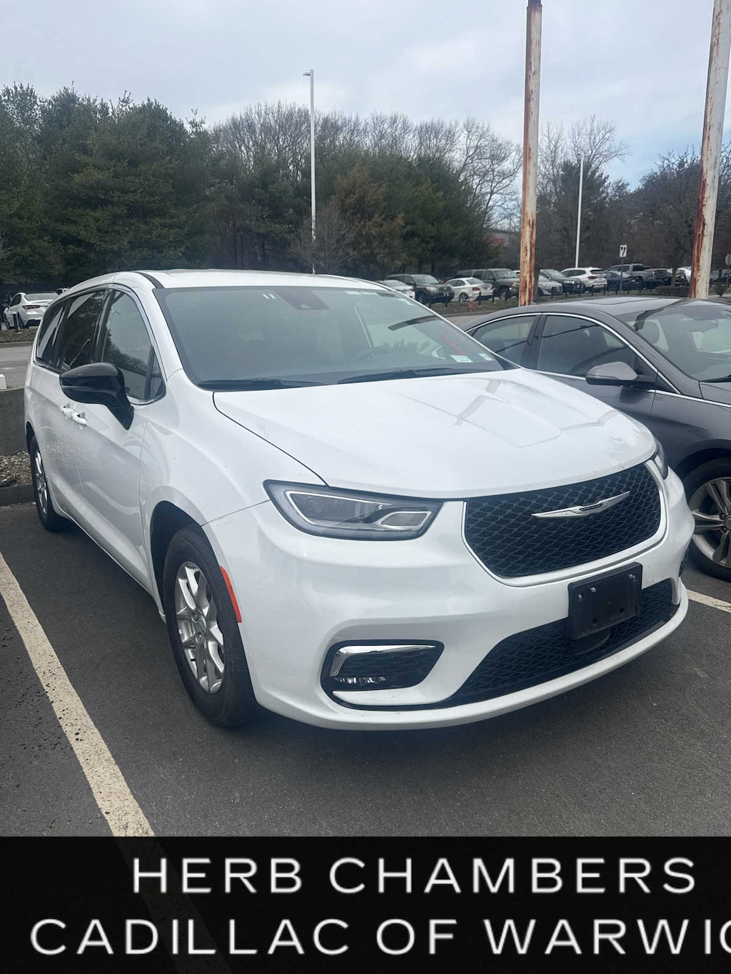 Used 2025 Chrysler Pacifica Select Sports Van