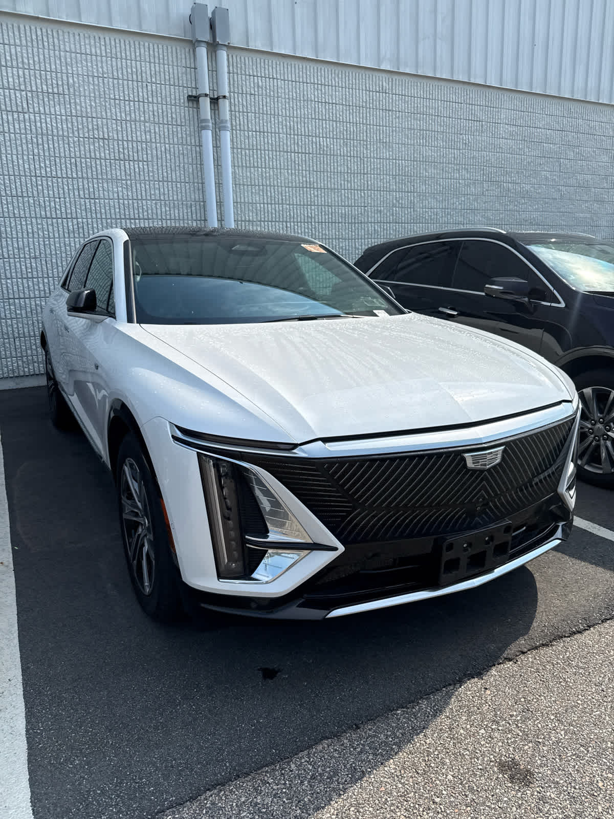 Used 2024 Cadillac LYRIQ Luxury 1 with VIN 1GYKPPRL3RZ117598 for sale in Warwick, RI