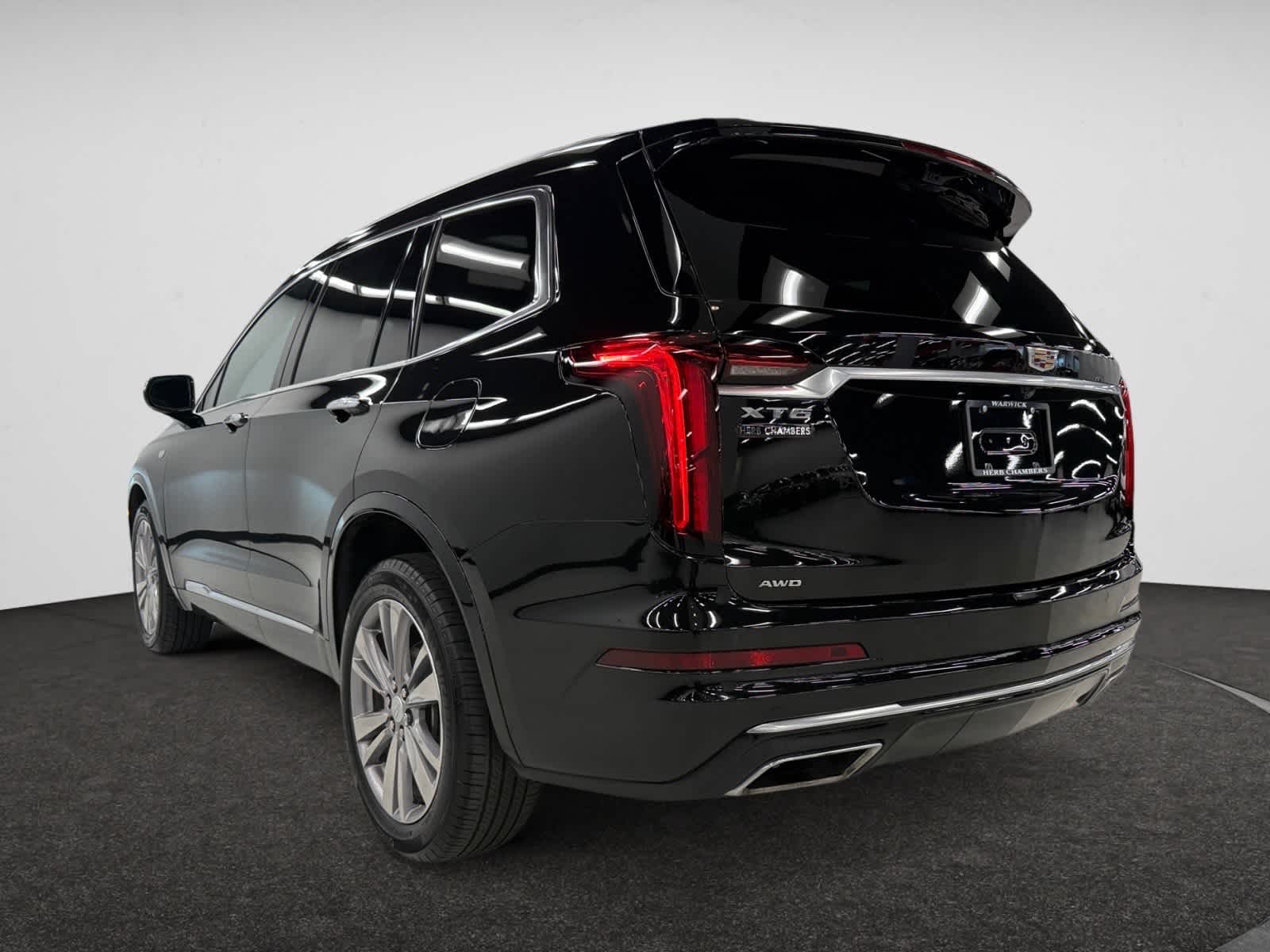 2024 Cadillac XT6 Premium Luxury photo 3