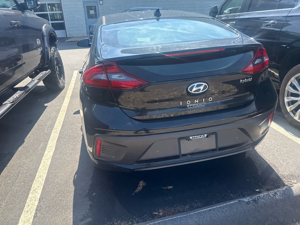 Used 2018 Hyundai IONIQ Hybrid Limited w/ Ultimate Package Hatchback 4 Dr.