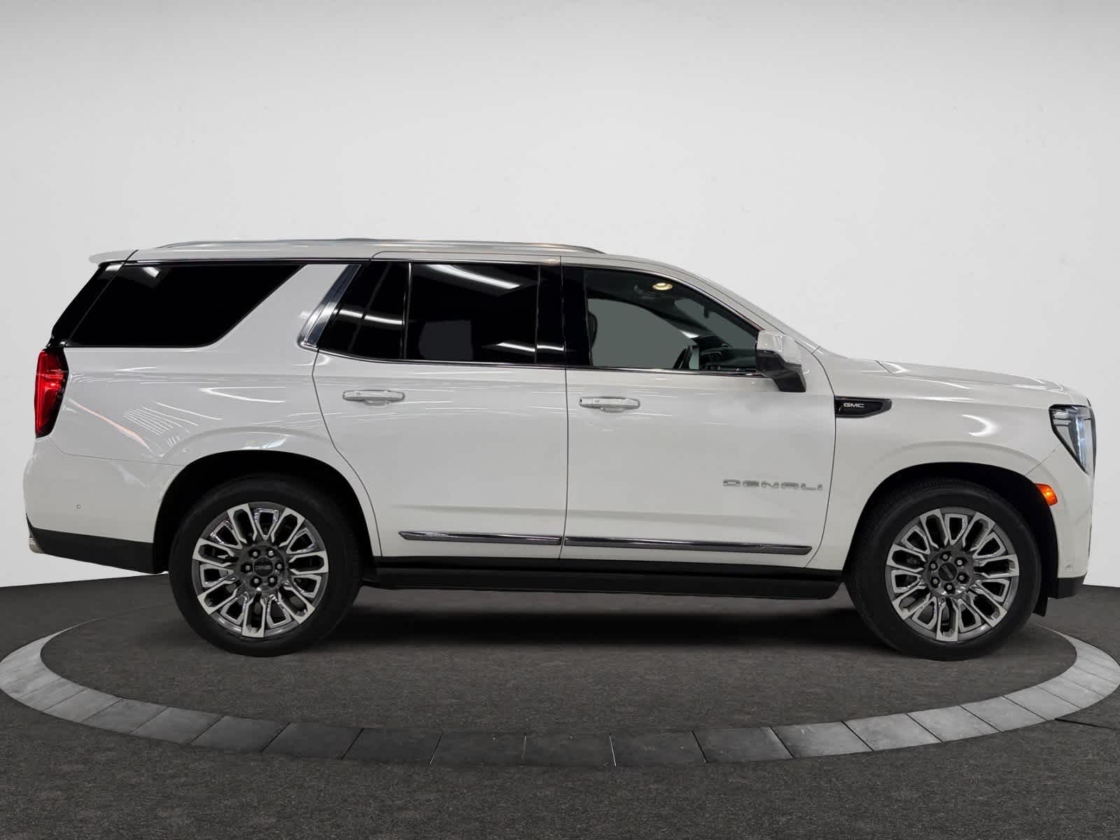 2023 Gmc Yukon Denali Ultimate photo 2