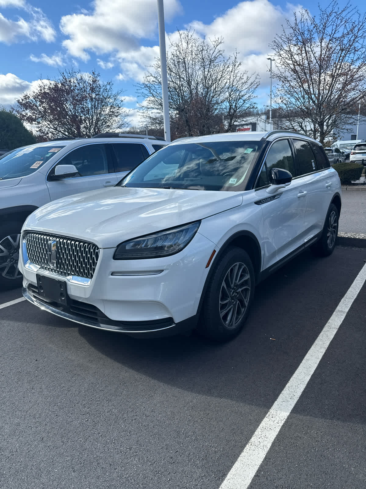 2022 Lincoln Corsair Standard photo 3