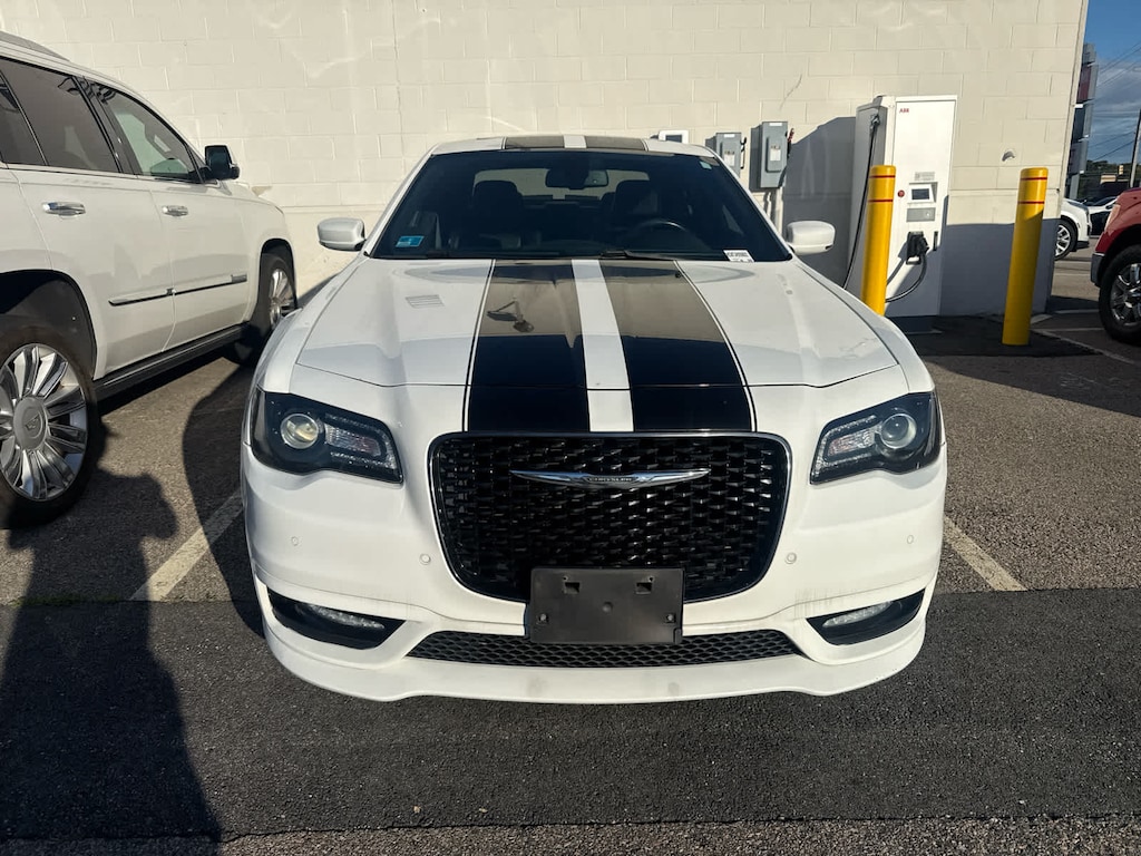Used 2018 Chrysler 300 S w/ Appearance Package & Premium Group Sedan 4 Dr.