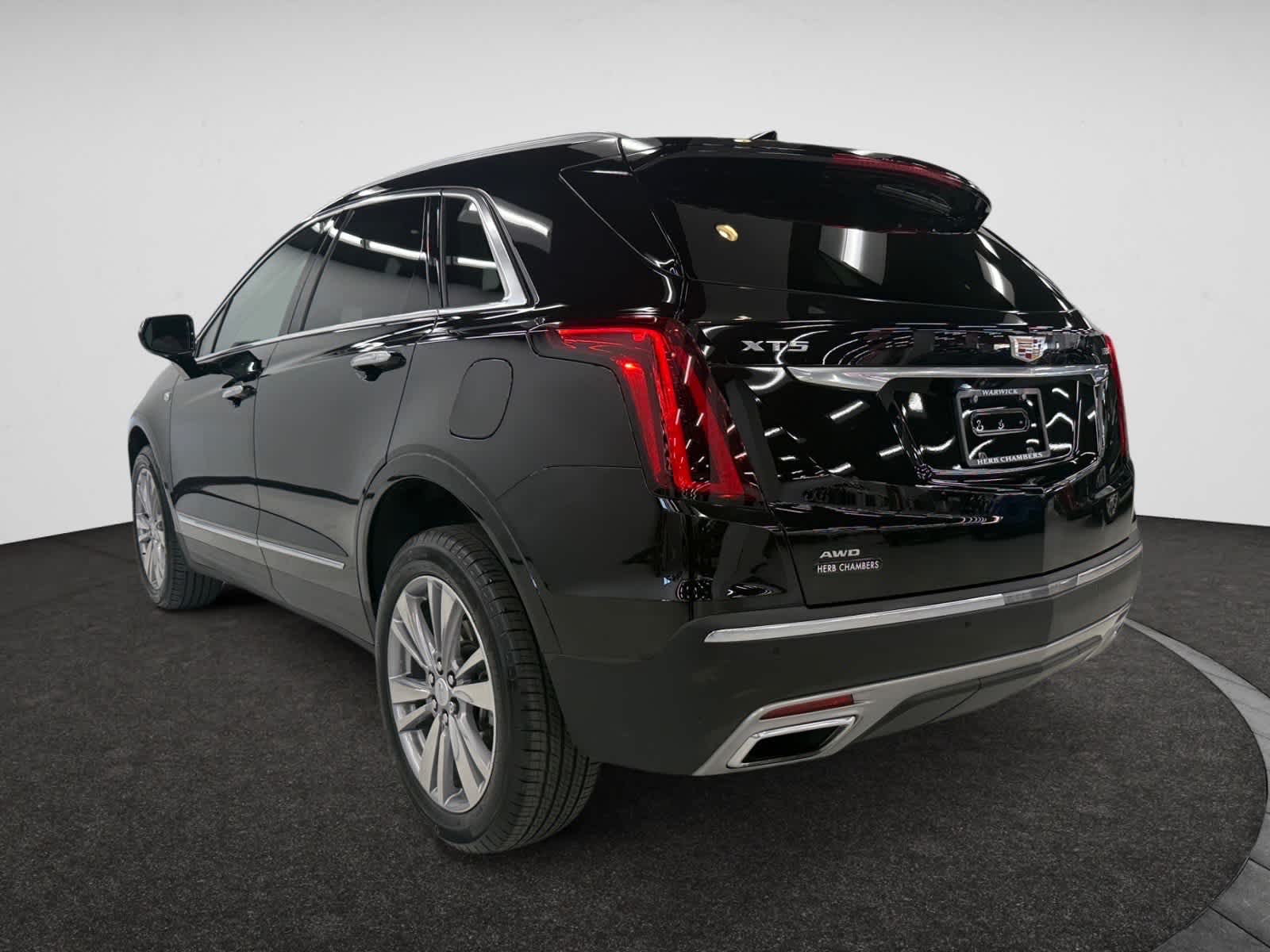 2024 Cadillac XT5 Premium Luxury photo 3
