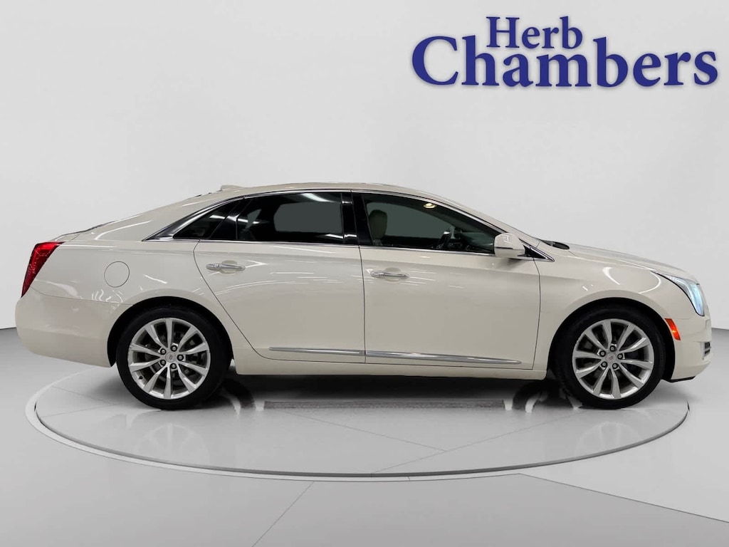 Used 2015 CADILLAC XTS Luxury V6 AWD Sedan