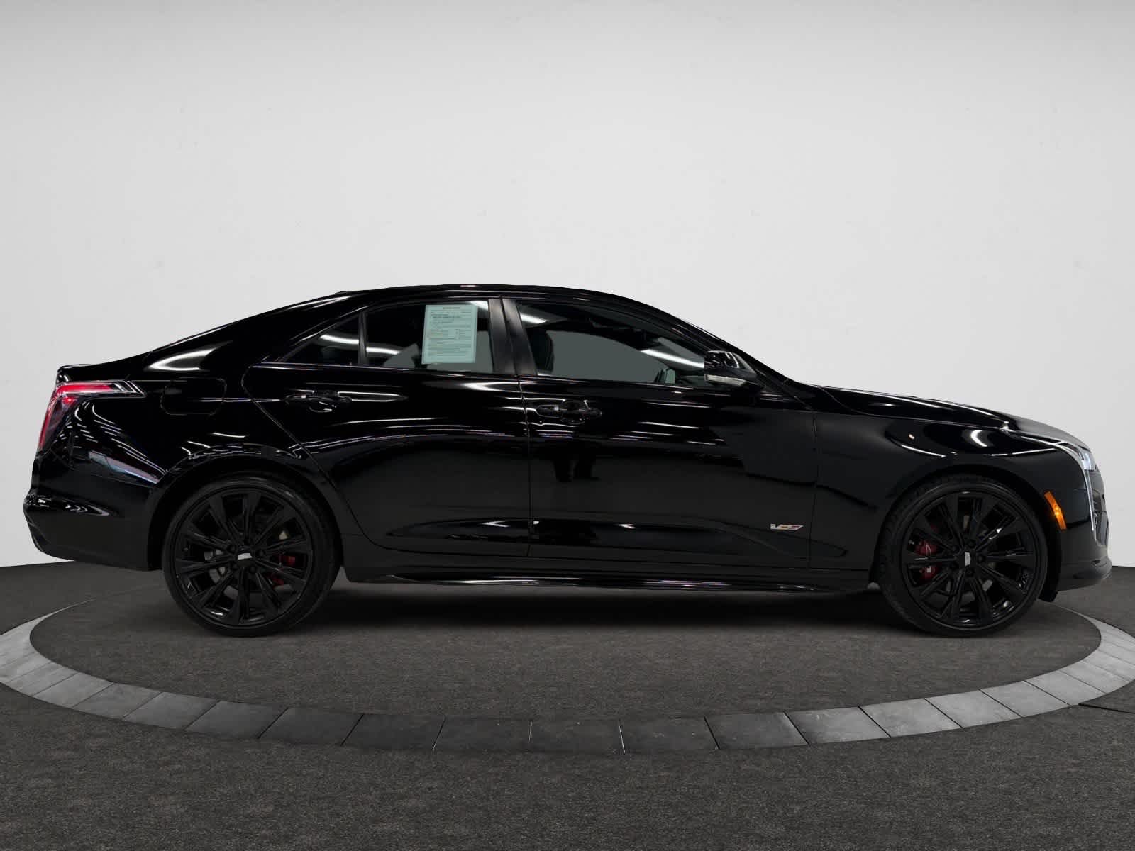 2022 Cadillac CT4 photo 2