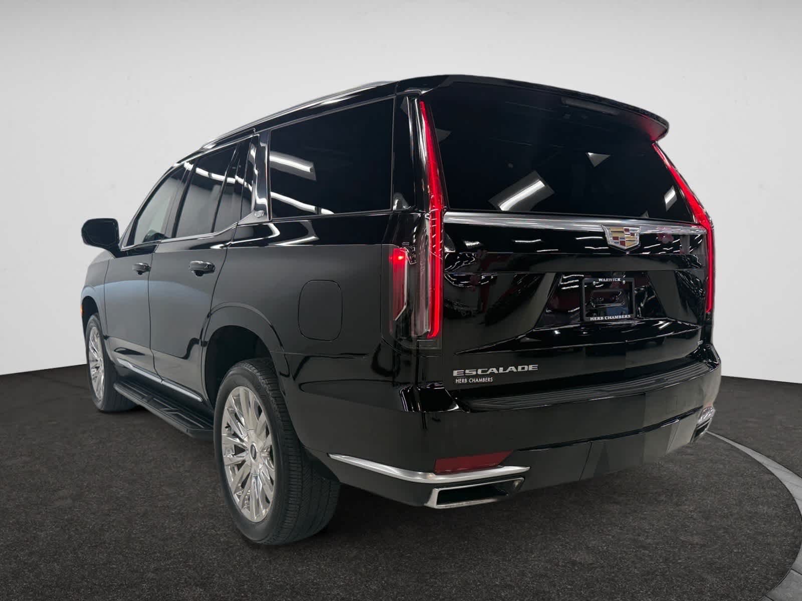 2024 Cadillac Escalade Premium Luxury photo 3