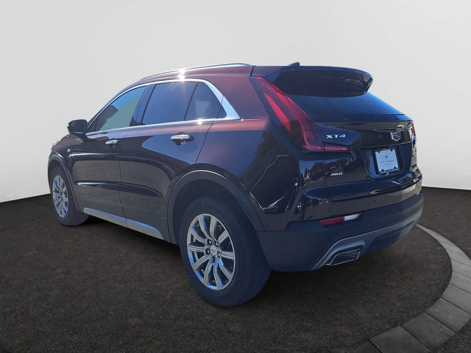 2021 Cadillac XT4 Premium Luxury photo 2