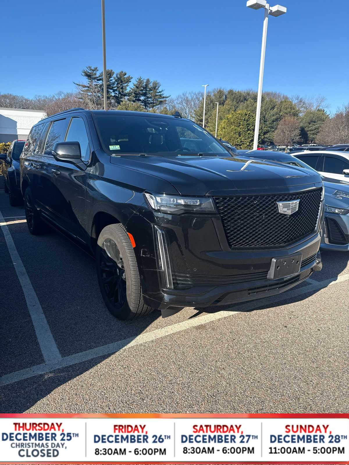 2023 Cadillac Escalade ESV Sport Platinum's photo
