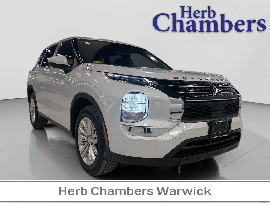 Used 2024 Mitsubishi Outlander ES SUV