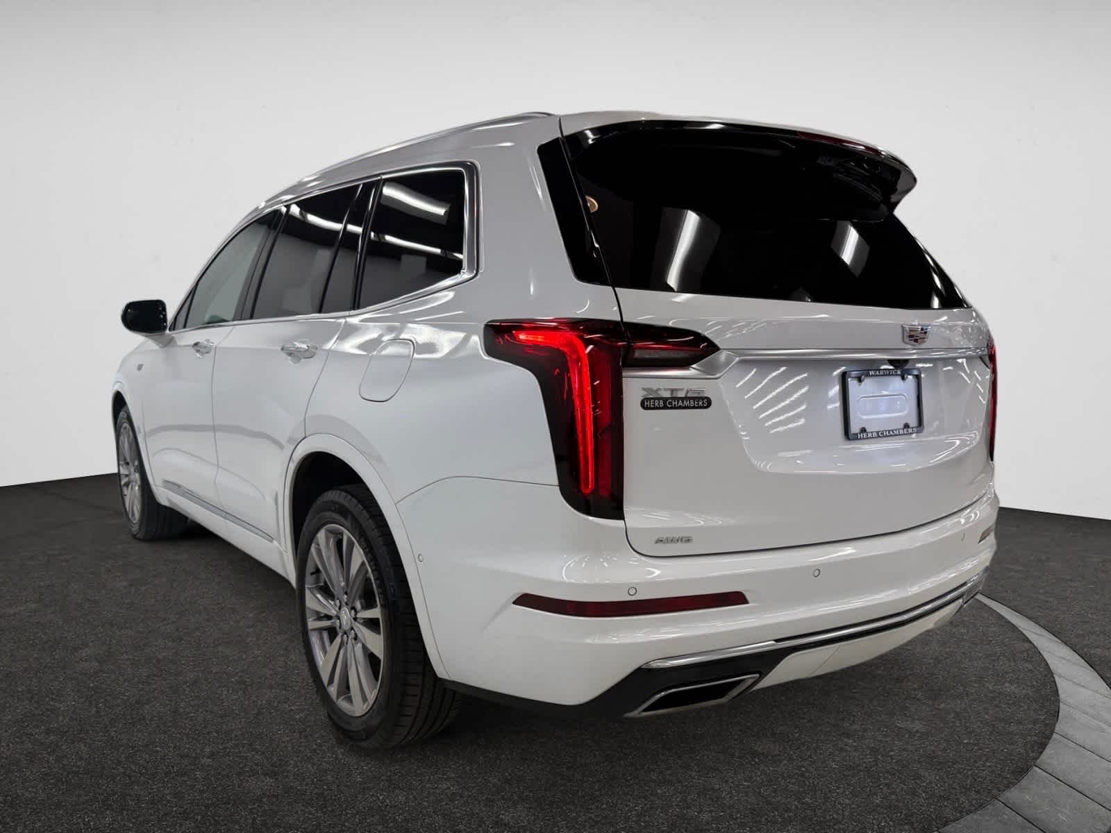 2023 Cadillac XT6 Premium Luxury photo 3