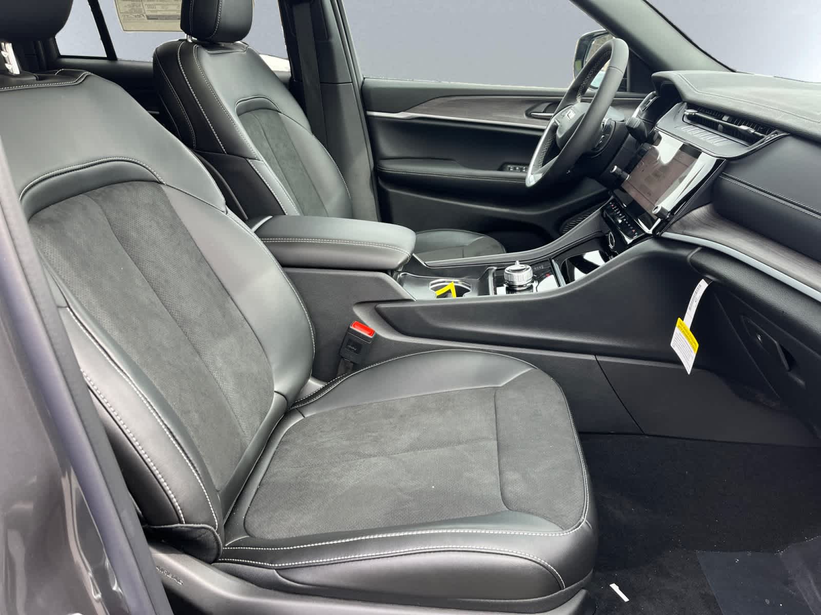 new 2026 Jeep Grand Cherokee car, priced at $46,750