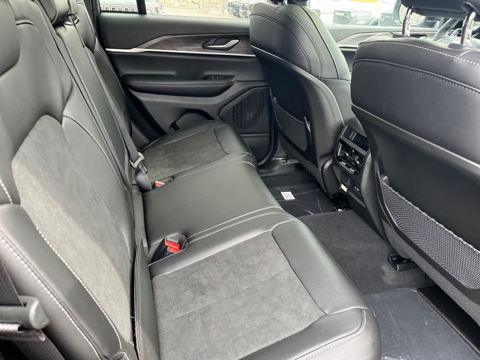 new 2026 Jeep Grand Cherokee car, priced at $46,750