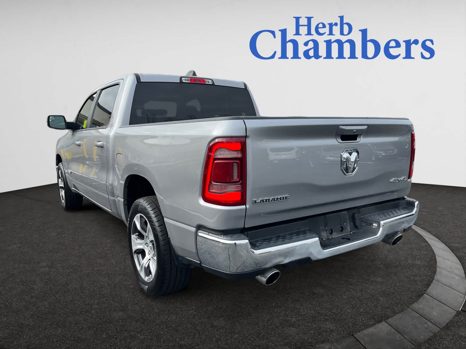 2024 Ram 1500 Laramie photo 3