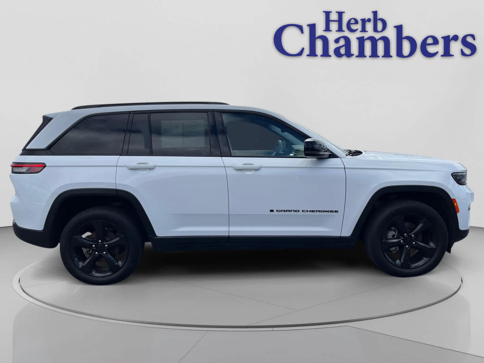 used 2023 Jeep Grand Cherokee car, priced at $28,384