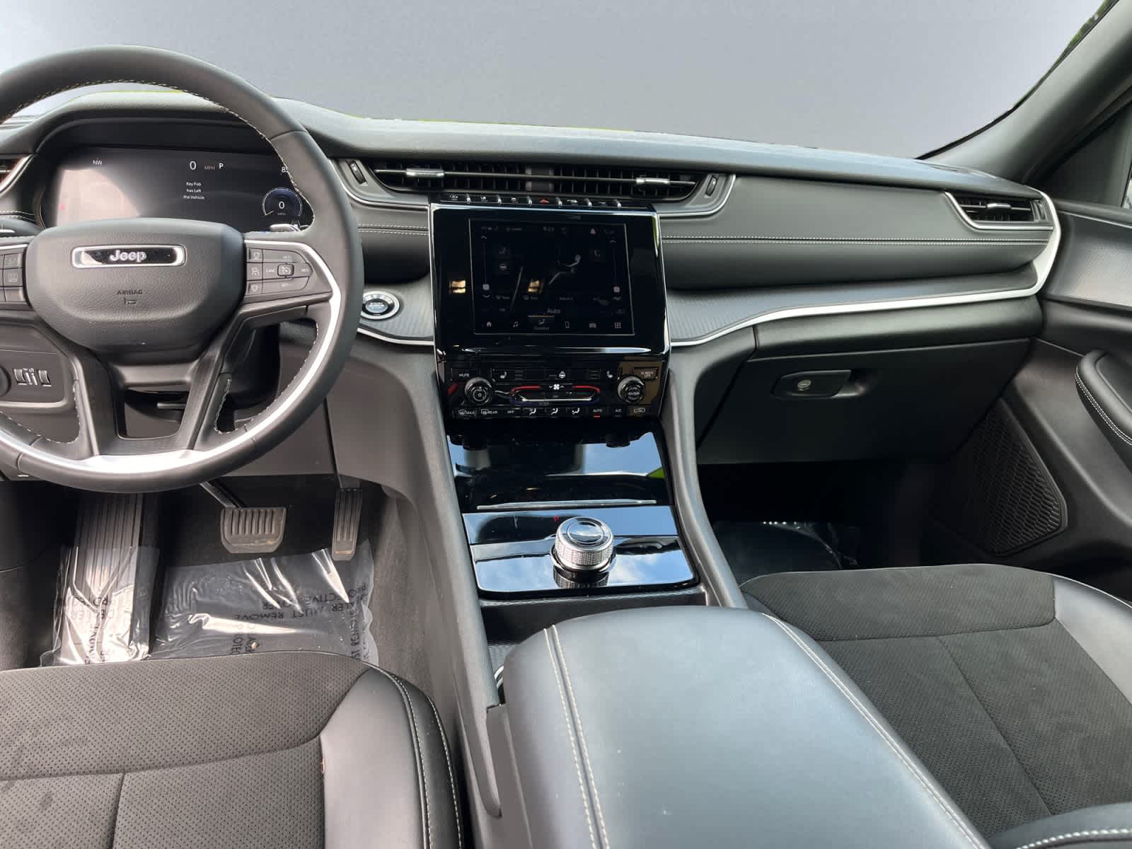 2025 Jeep Grand Cherokee Altitude - Photo 16