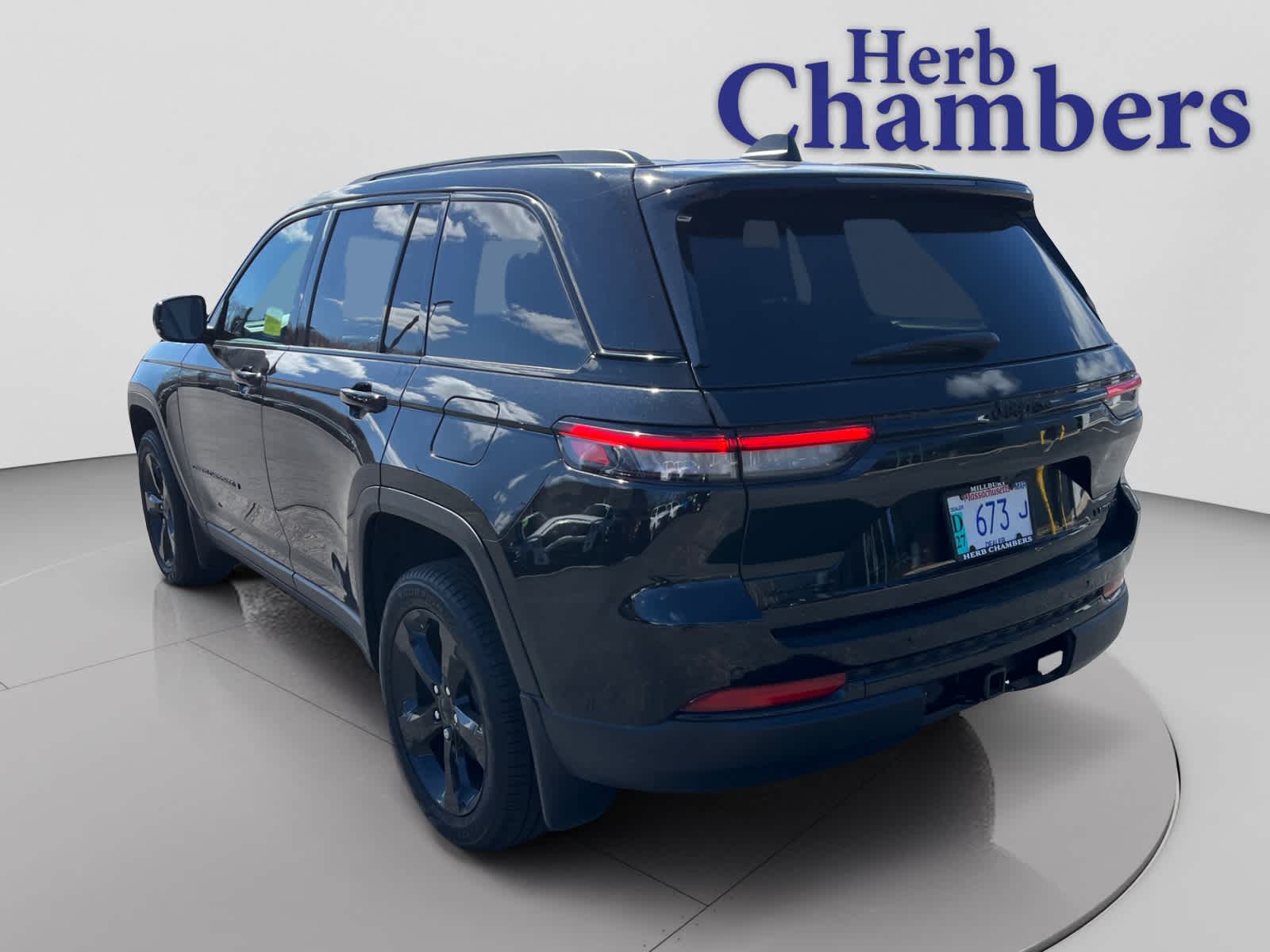 used 2025 Jeep Grand Cherokee car, priced at $41,729