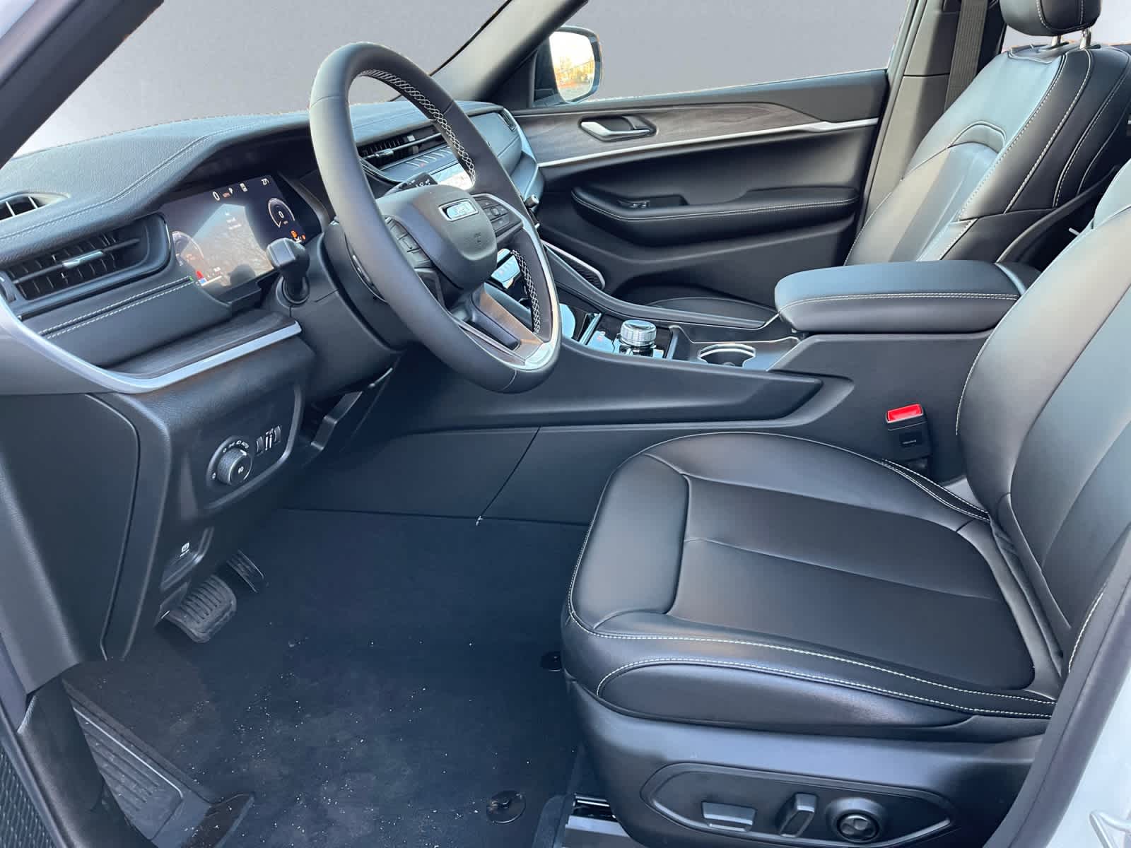 new 2026 Jeep Grand Cherokee car, priced at $50,210