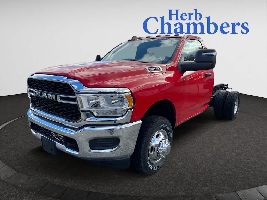 New 2024 Ram 3500 Chassis Cab 3500 TRADESMAN CHASSIS REGULAR CAB 4X4 60' CA Pickup