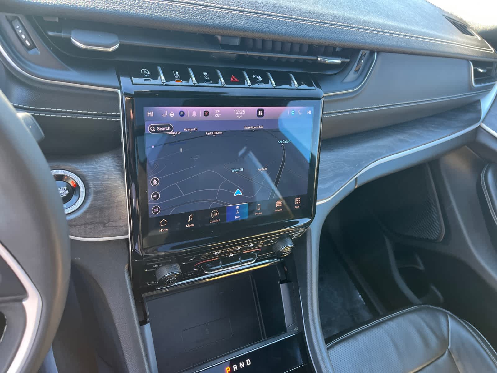 used 2024 Jeep Grand Cherokee L car, priced at $35,143