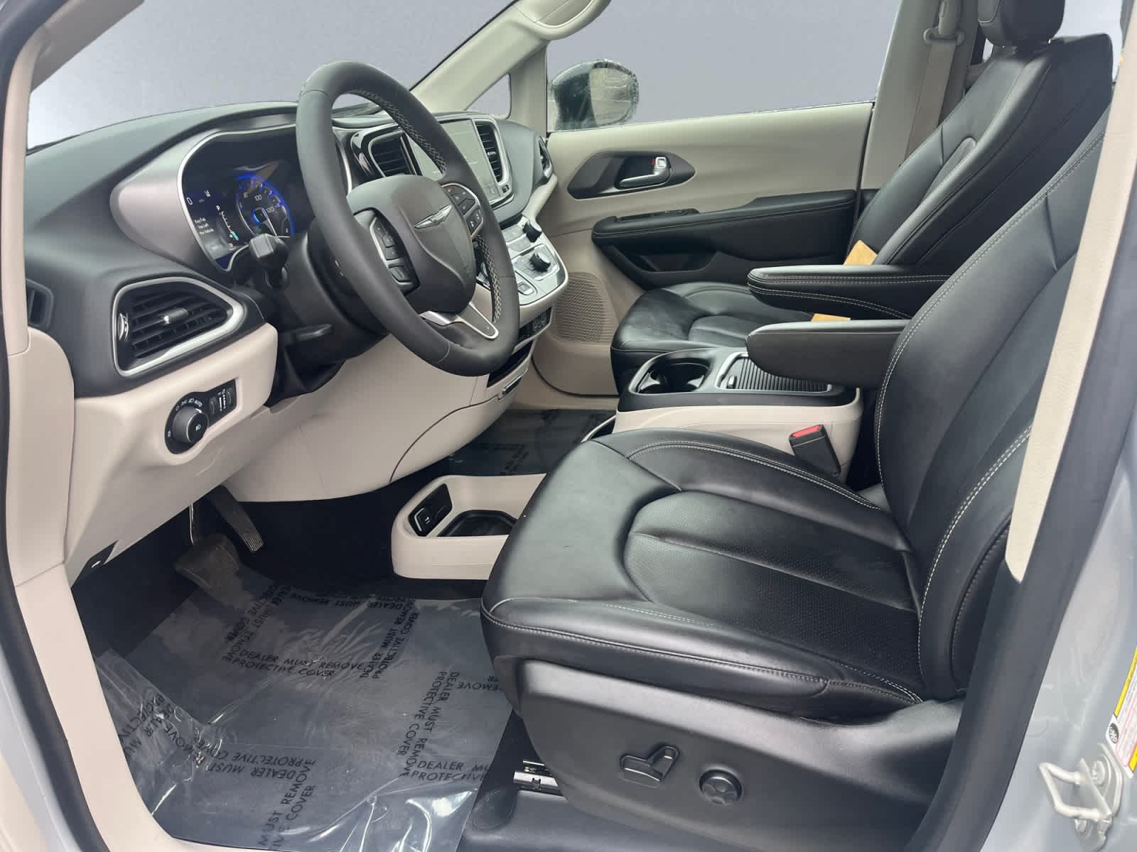 used 2024 Chrysler Pacifica car, priced at $27,069