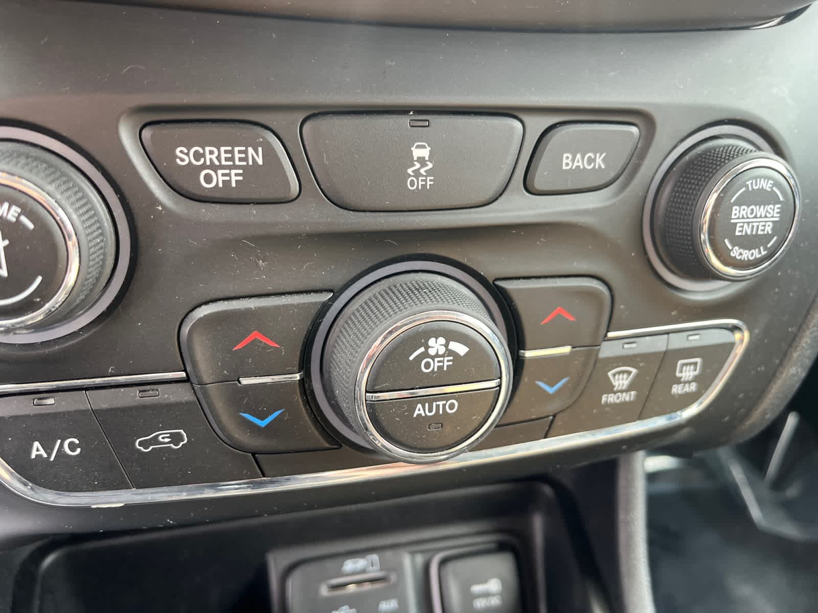 used 2018 Jeep Cherokee car, priced at $12,314