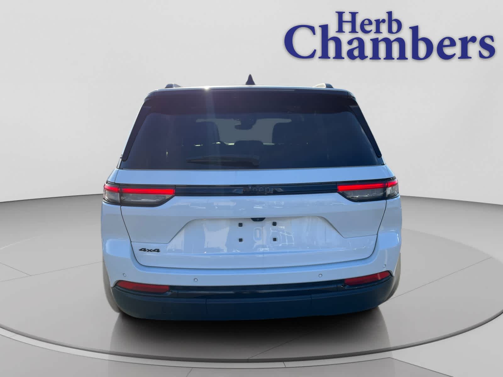 used 2023 Jeep Grand Cherokee car, priced at $30,079