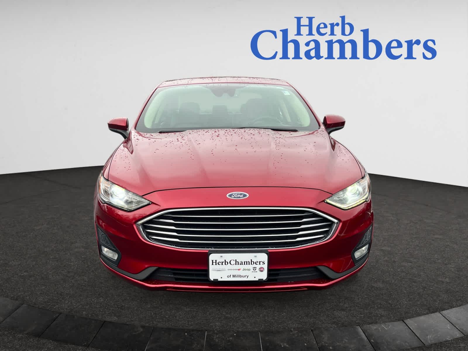 2019 Ford Fusion SE photo 2