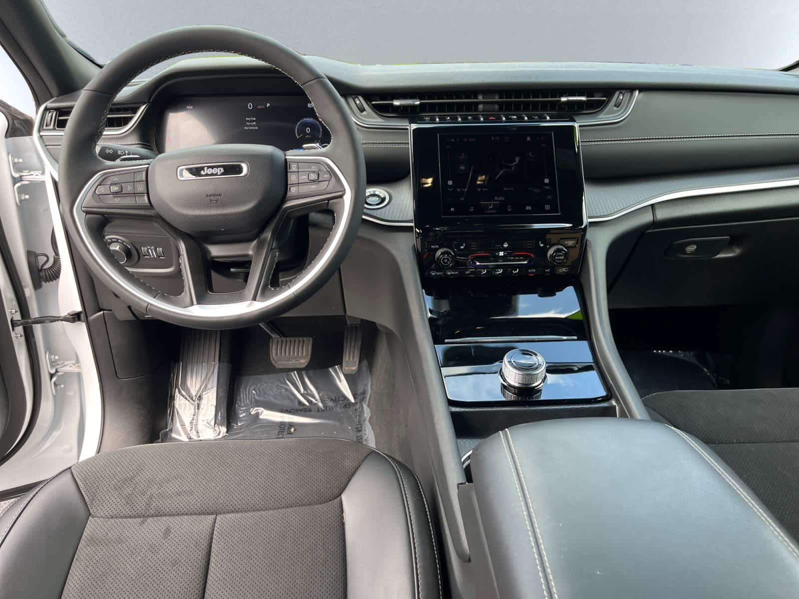 2025 Jeep Grand Cherokee Altitude - Photo 10