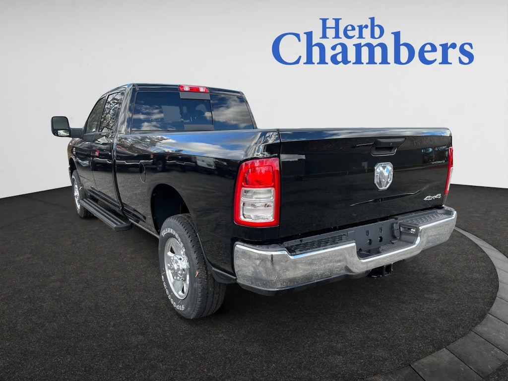 New 2024 Ram 3500 TRADESMAN CREW CAB 4X4 8' BOX Pickup