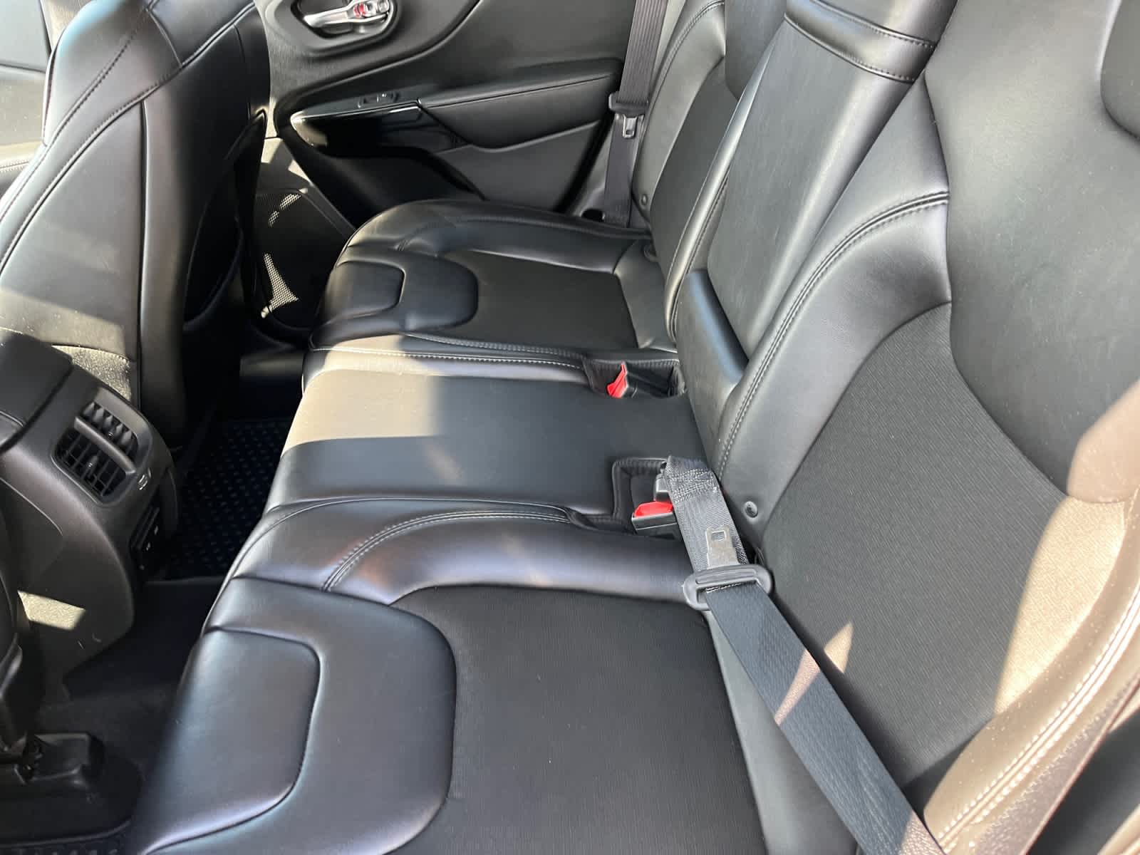 used 2019 Jeep Cherokee car, priced at $15,144