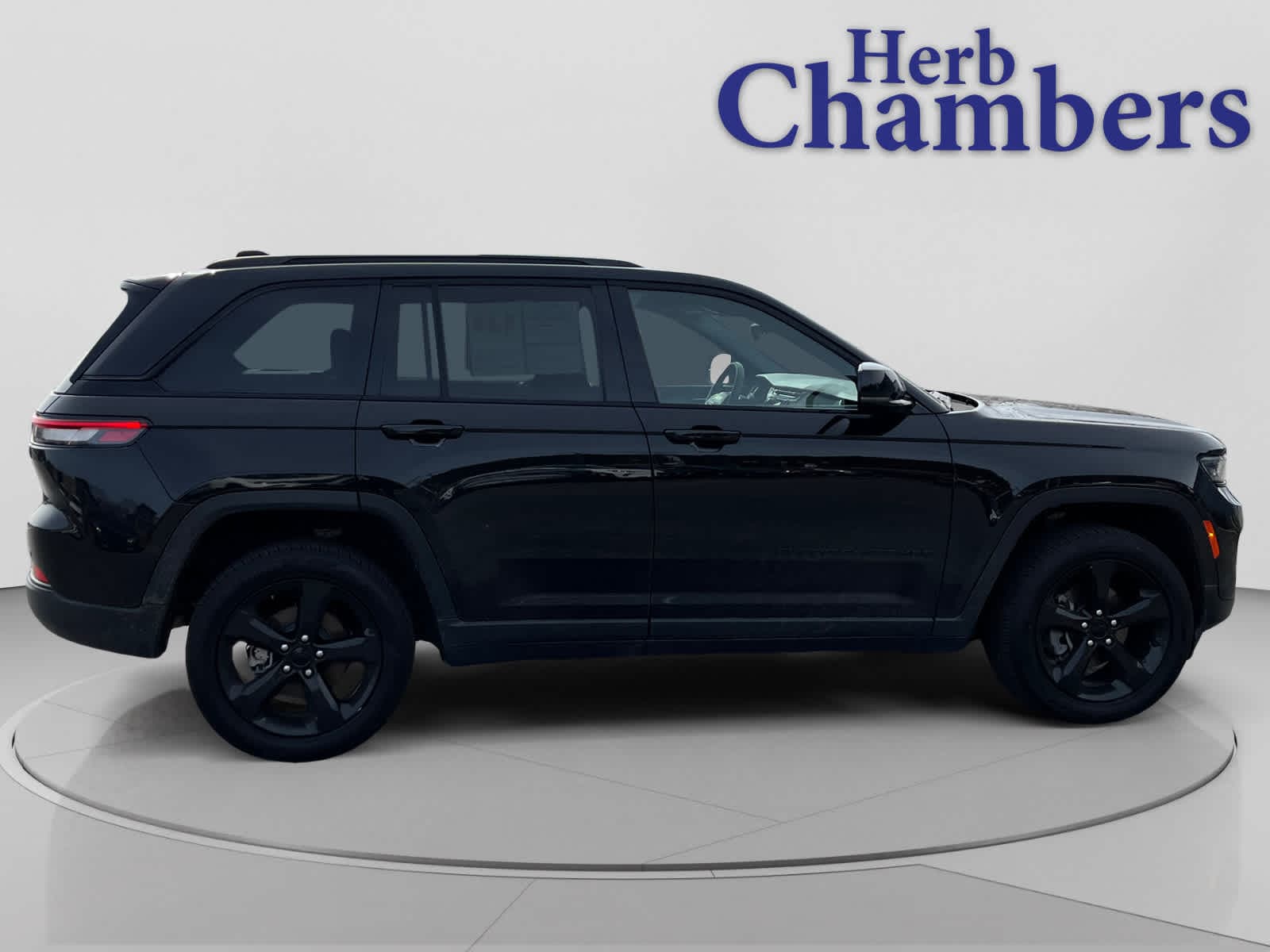 used 2023 Jeep Grand Cherokee car, priced at $28,135