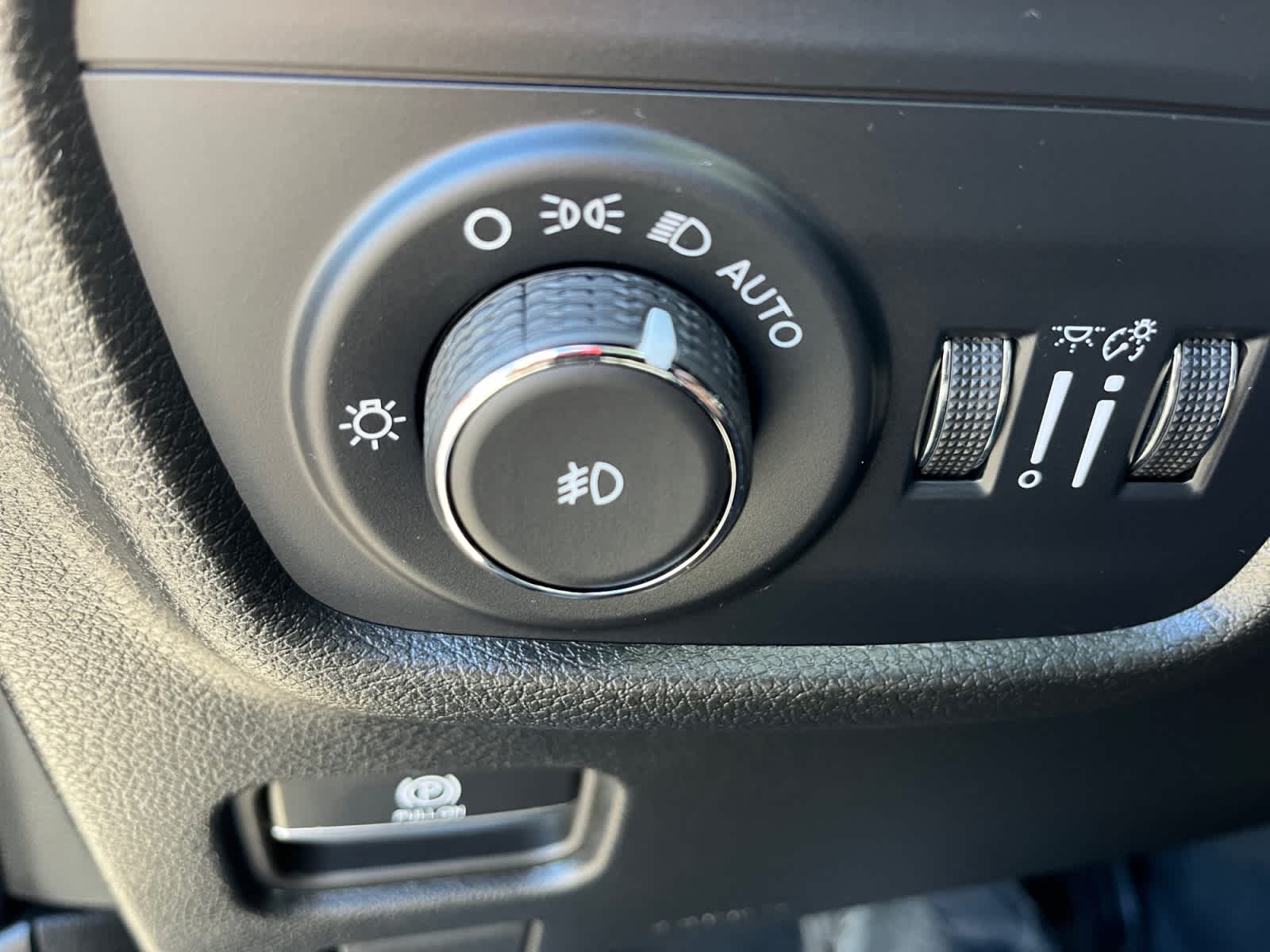 used 2025 Jeep Grand Cherokee car, priced at $41,729