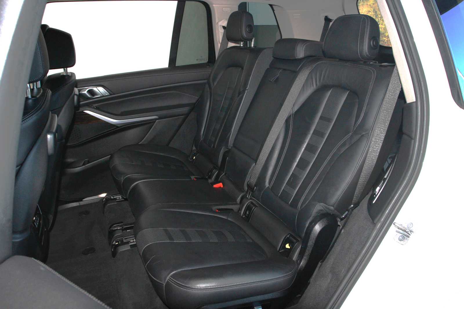 used 2021 BMW X7 xDrive40i car, priced at $34,899