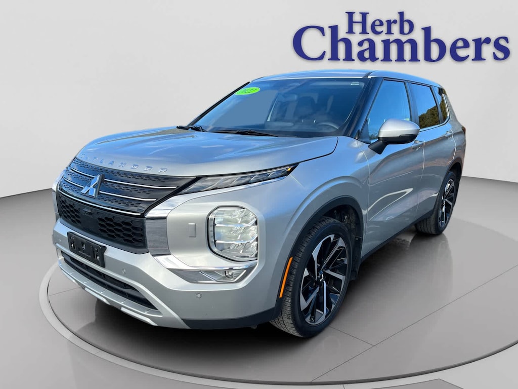 Used 2022 Mitsubishi Outlander SE CUV