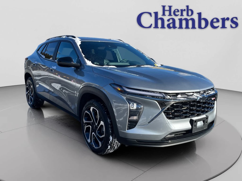 Used 2025 Chevrolet Trax 2RS SUV